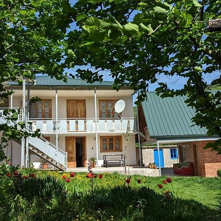 Greenhill - Your Guesthouse In Ubisa Dış mekan fotoğraf